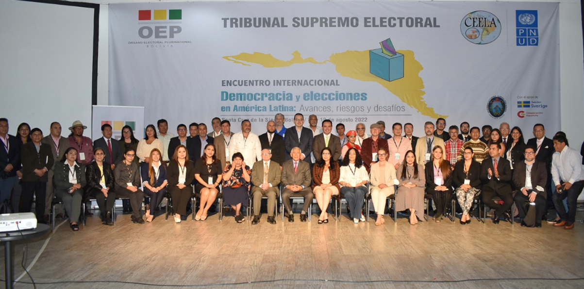 Juez titular del Tribunal Superior Electoral participó en evento Internacional en Bolivia