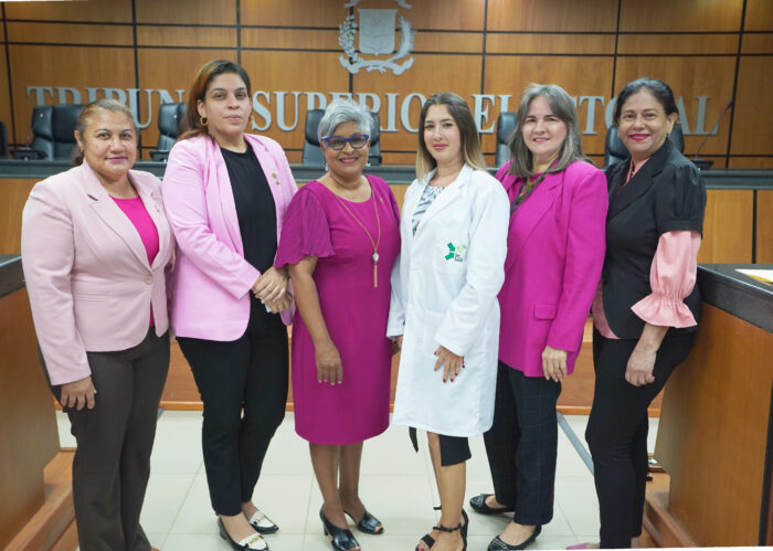 Orientan colaboradoras del TSE sobre prevención del cáncer de mama