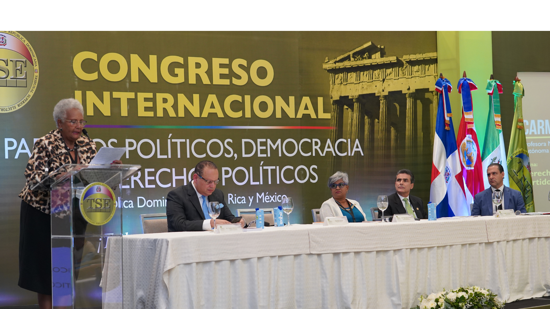 En congreso internacional Catedrática aboga por una sociedad más ética y humana