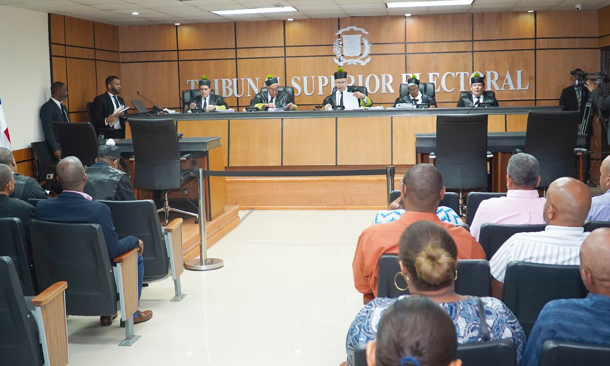 Tribunal Superior Electoral fusiona cuatro expedientes en Demanda en Nulidad de Reunión de Comité Ejecutivo Nacional (CEN) del Partido Humanista Dominicano (PHD y fija audiencia para el 12 de abril