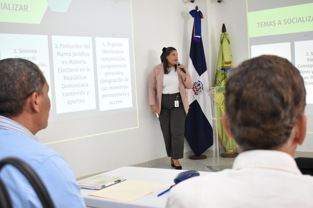 Tribunal Superior Electoral (TSE) capacita en “Procedimientos en Justicia Electoral” a miembros Colegio Dominicano de Notarios.