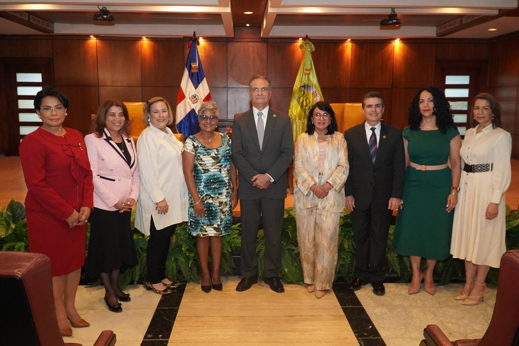 Conmemoran 81 aniversario del derecho al voto de las mujeres dominicanas en elecciones presidenciales