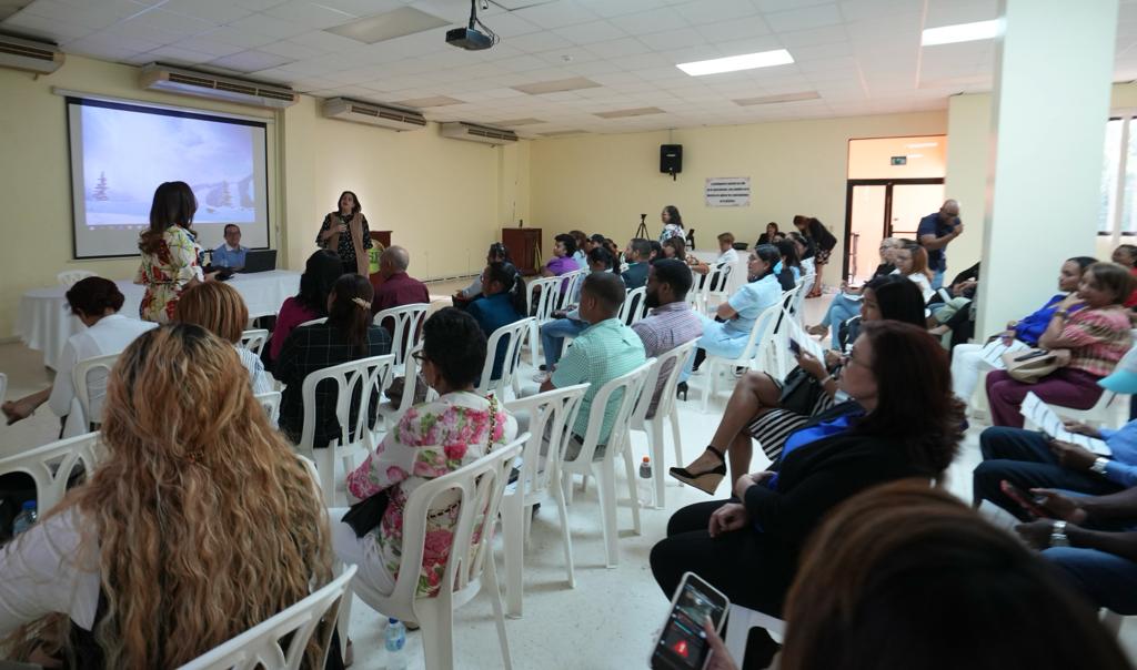 TSE realiza taller "Rol de la Mujer en la Política"