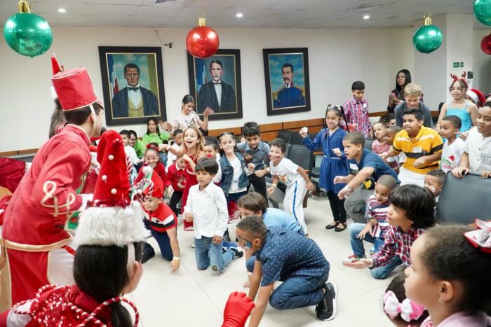 Tribunal Superior Electoral realiza pasadía con hijos de los colaboradores