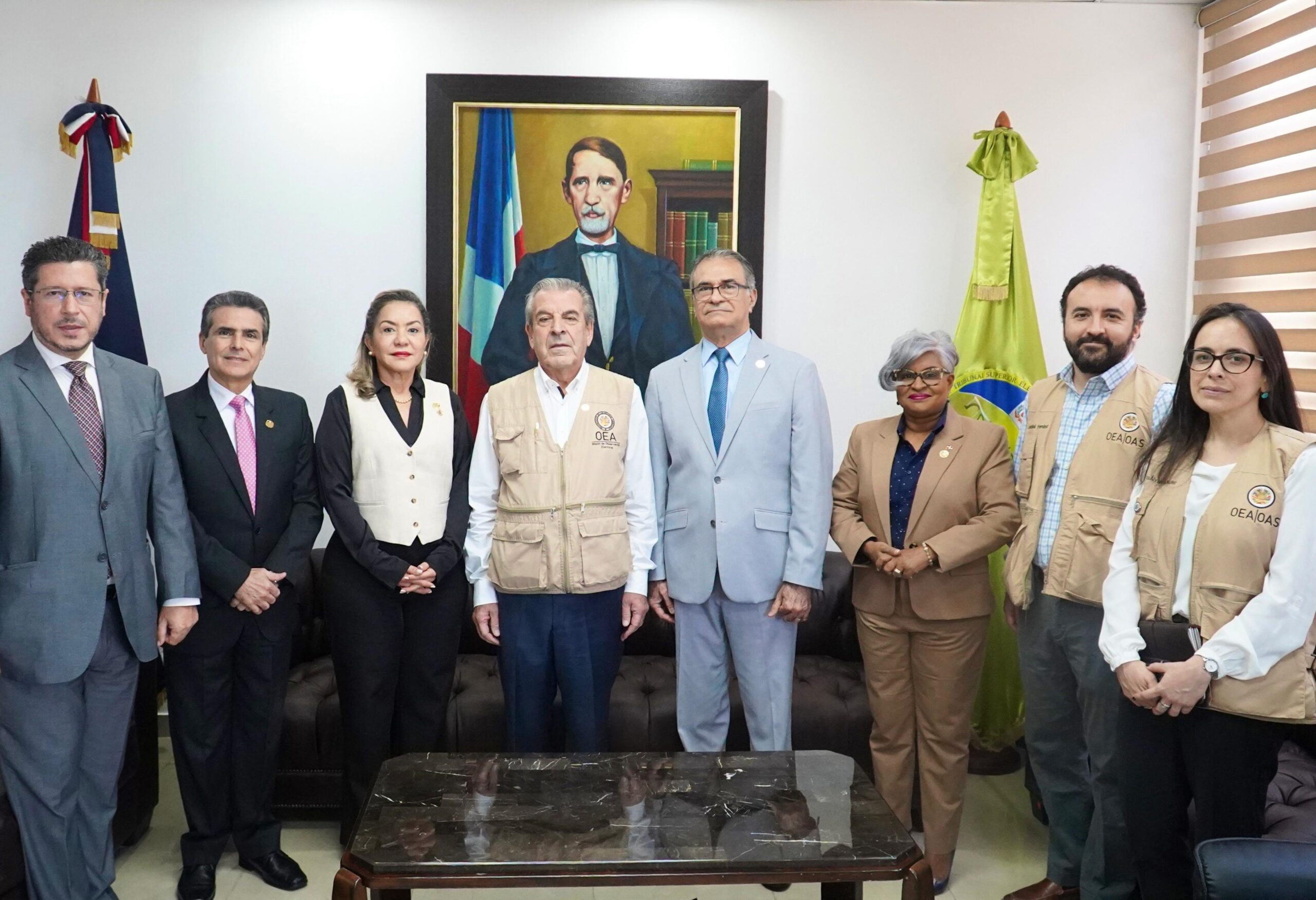 Pleno TSE recibe jefe de Mision Observaciom Electorañl de OEA para Elecciones Presidenciales y Congresuales del domingo 