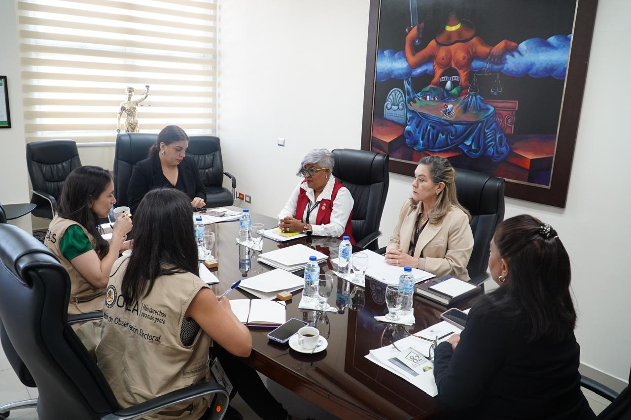 Juezas del TSE y representantes de Misión OEA abordan avances y desafíos de la cuota de género en candidaturas políticas
