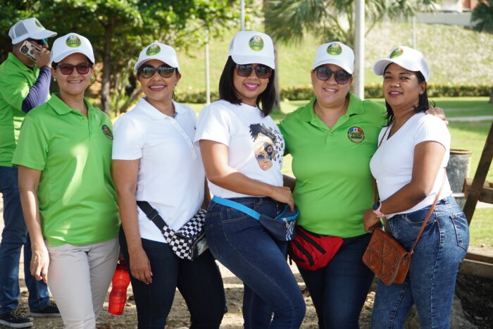 jornada de limpieza en playa Montesino