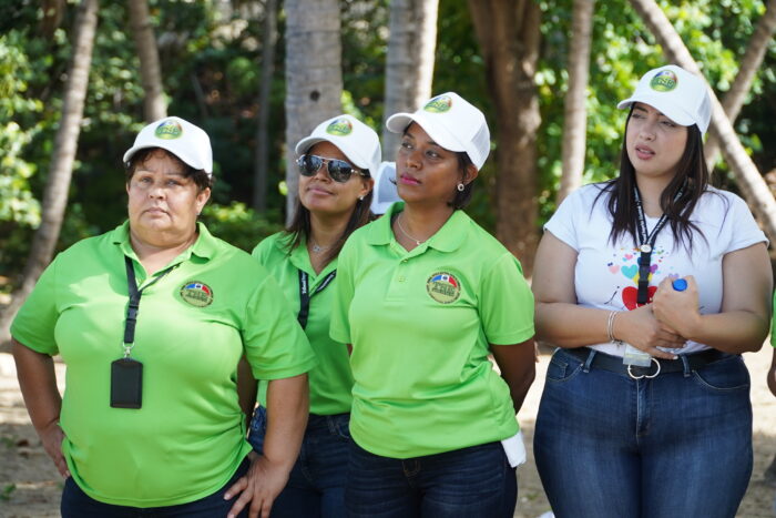 jornada de limpieza en playa Montesino