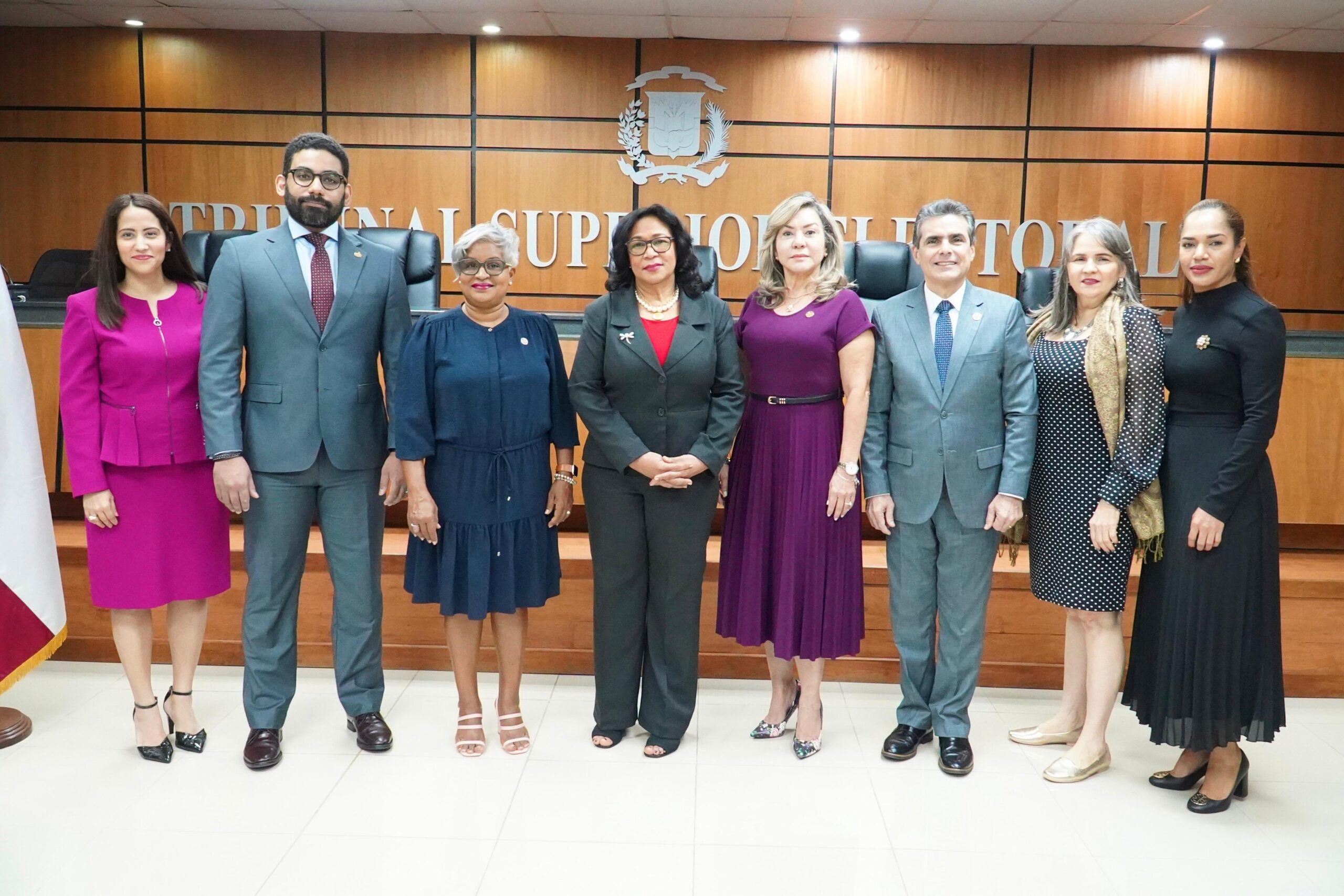 TRIBUNAL SUPERIOR ELECTORAL Y TRIBUNAL CONSTITUCIONAL INICIAN CURSO «DERECHO CONSTITUCIONAL ELECTORAL»