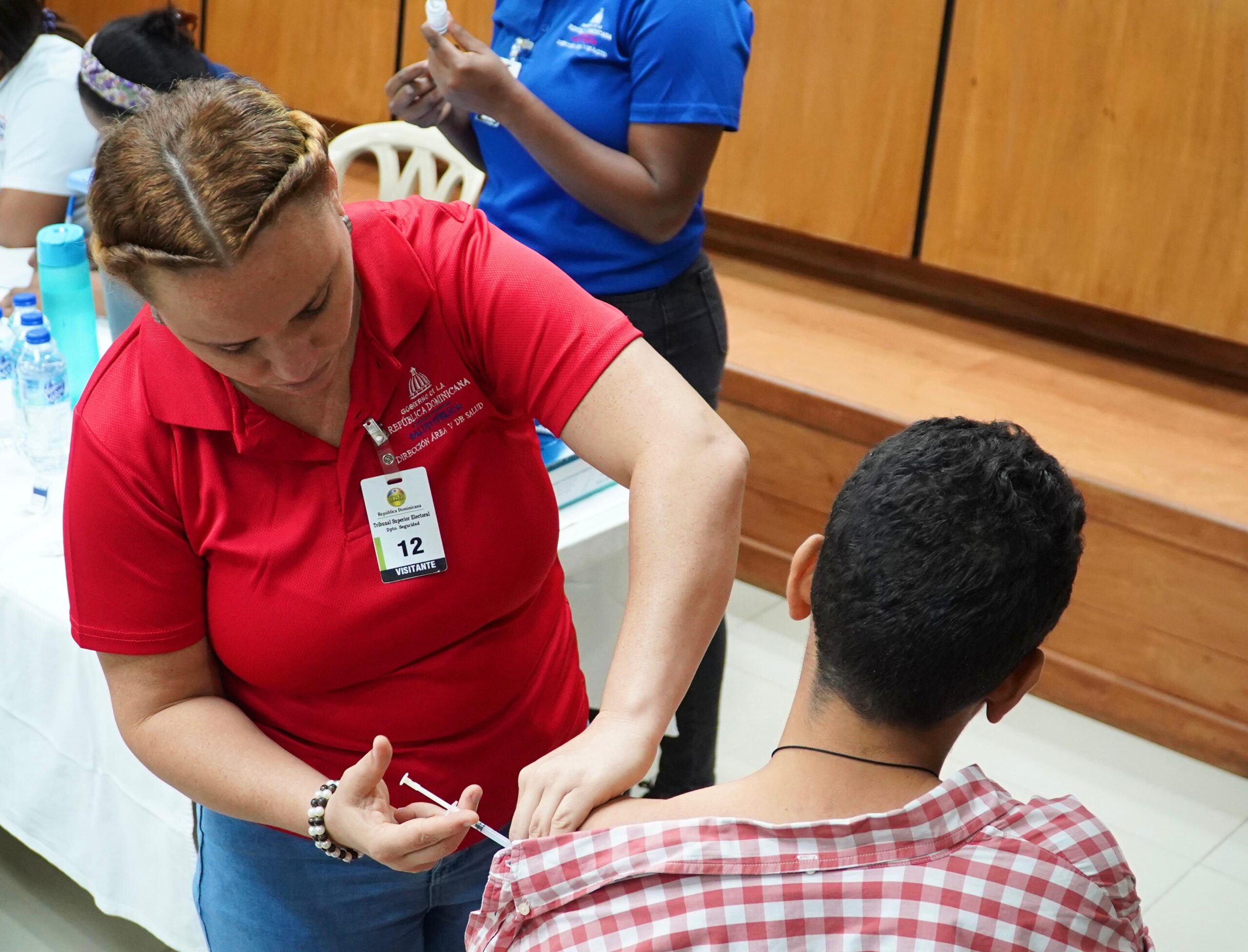 Tribunal Superior Electoral refuerza salud de colaboradores y familiares en jornada de vacunación