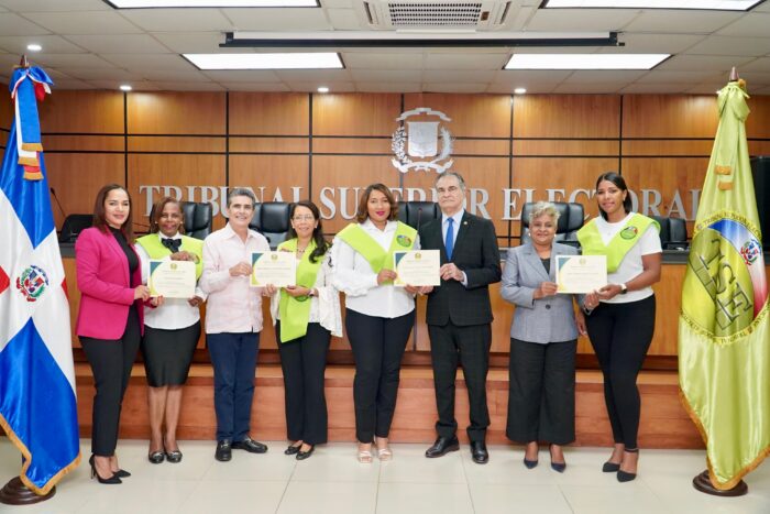 Graduacion Diplomado de “Rectificación de Actas del Estado Civil y Procedimientos de Cambio, Supresión y Añadidura de Nombre”