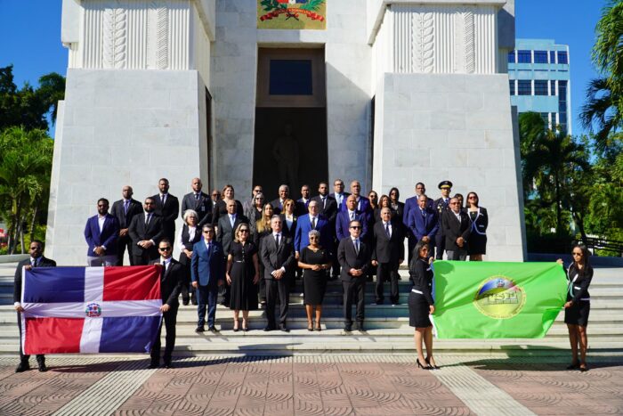 Ofrenda Floral Decime Tercer Aniversario