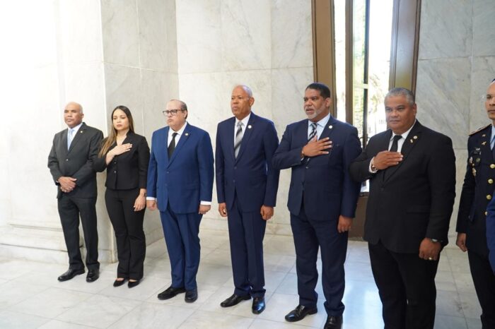 Ofrenda Floral Decime Tercer Aniversario