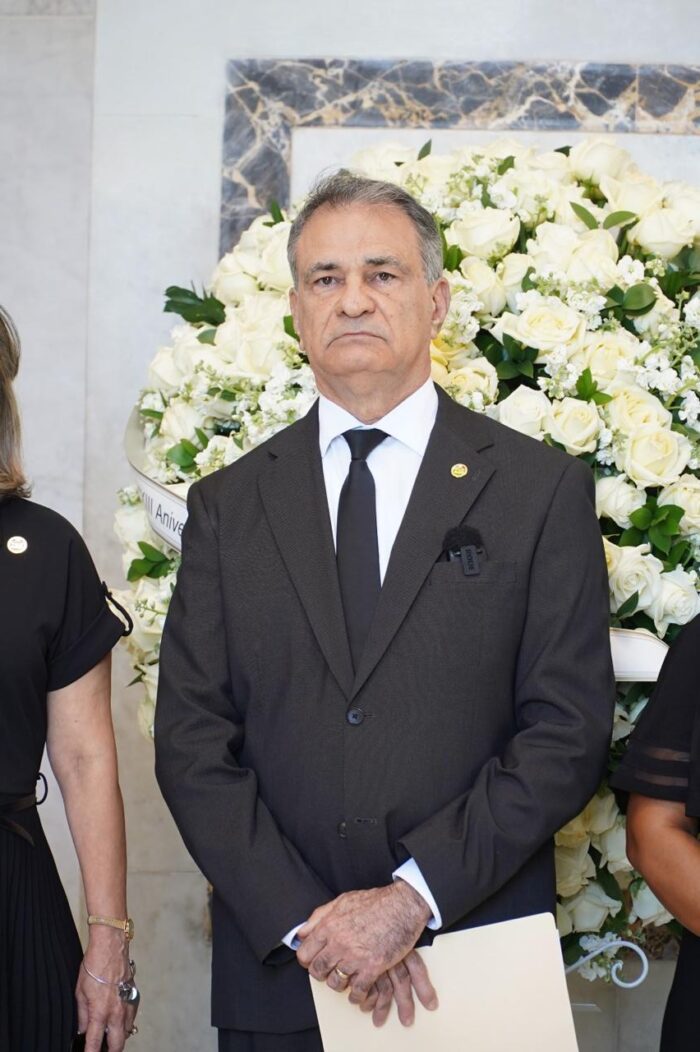 Ofrenda Floral Decime Tercer Aniversario