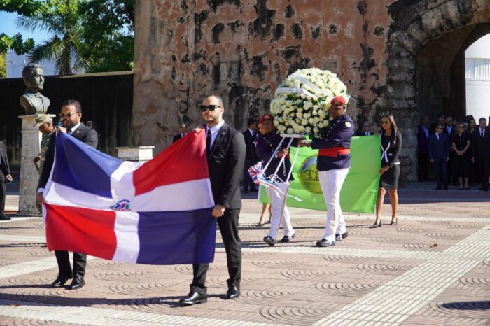 Ofrenda Floral Decime Tercer Aniversario