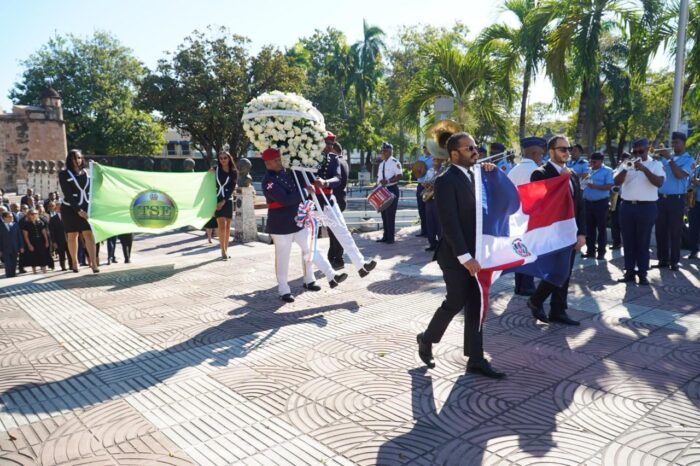 Ofrenda Floral Decime Tercer Aniversario
