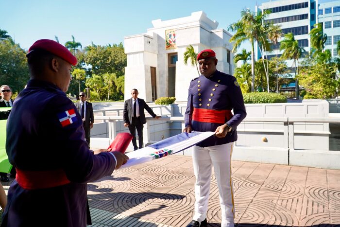 Ofrenda Floral Decime Tercer Aniversario