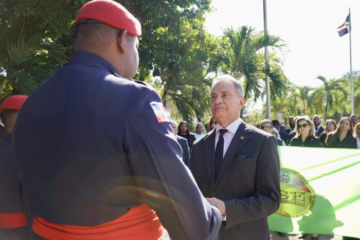 Ofrenda Floral Decime Tercer Aniversario
