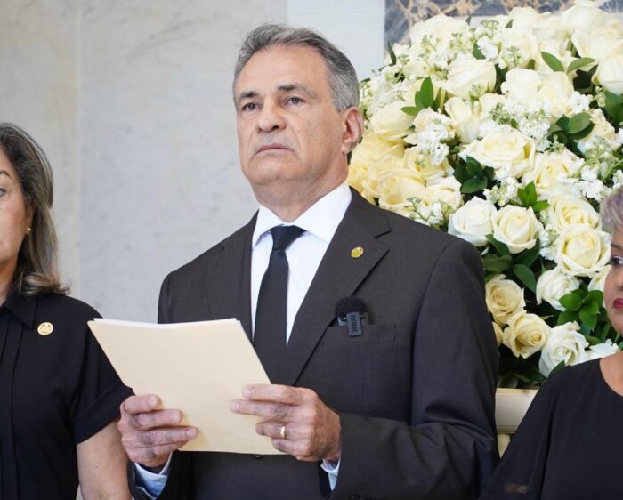 Ofrenda Floral Decime Tercer Aniversario