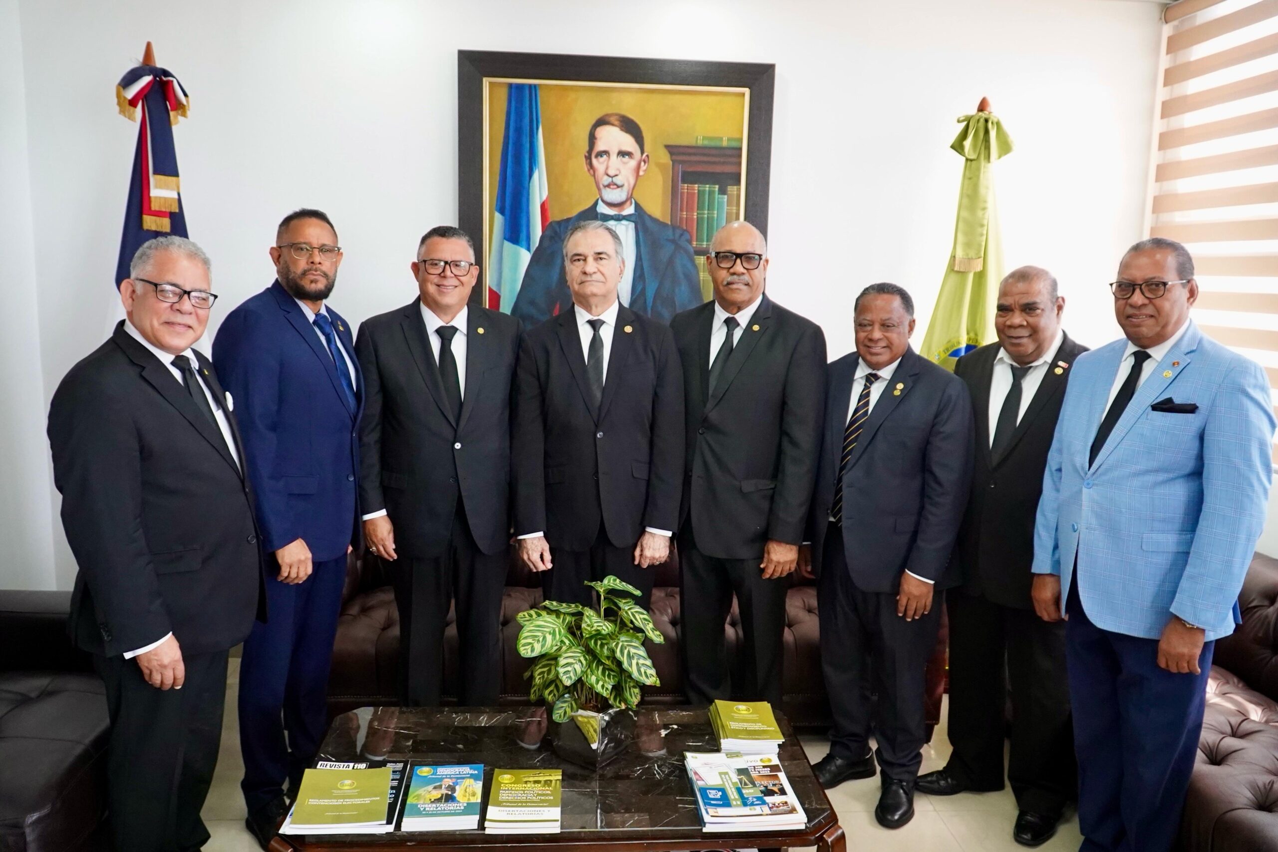 Expresidentes Colegios de Abogados valoran positivamente gestión Tribunal Superior Electoral