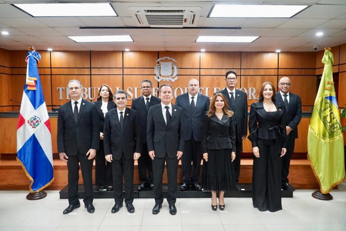 Pdte. Senado Posiciona Jueces (11)
